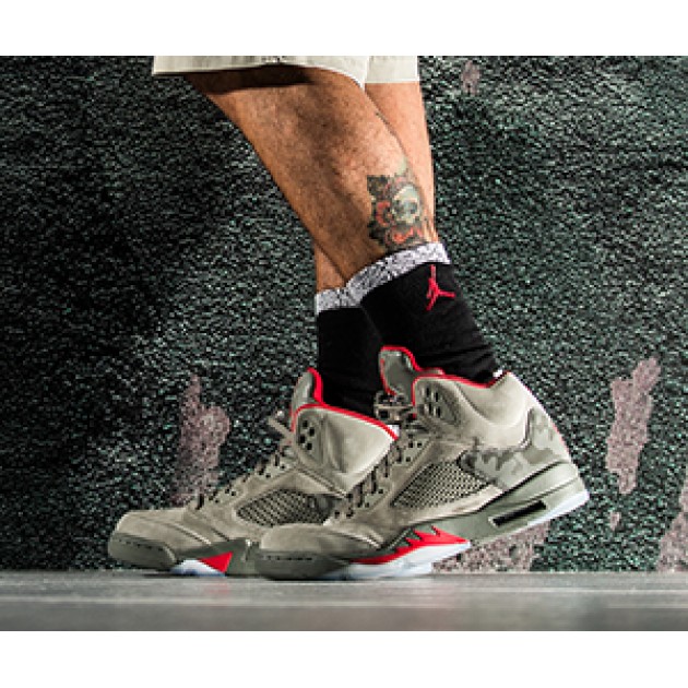 Ta Retro Jordan 5 συνεχίζουν να μας εκπλήσσουν και μόλις τα βάλαμε στο Κλουβί του στυλ