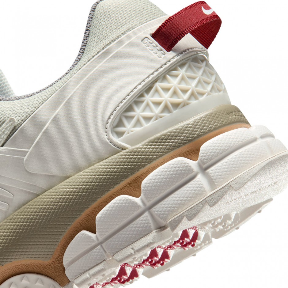 Men's Sneakers Colorful - Nike Zoom Vomero Roam