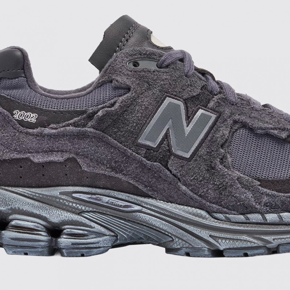 Men's Sneakers Black - New Balance 2002R