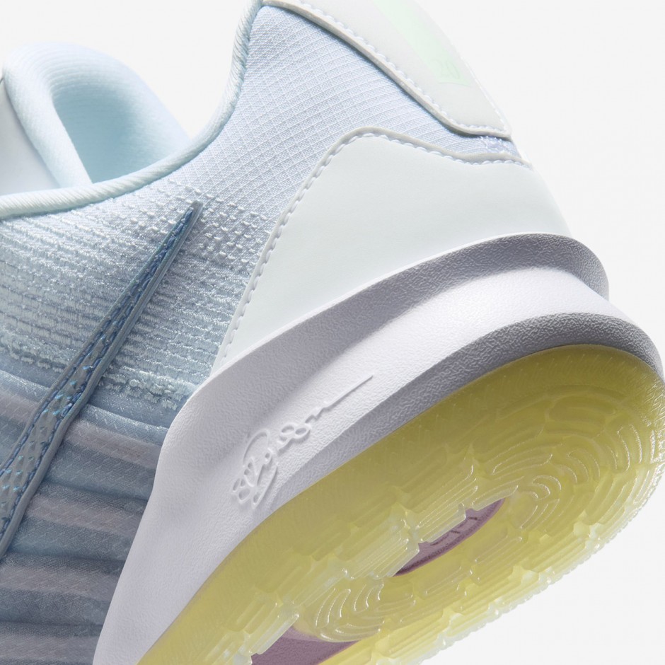 Women's Basketball Shoes Colorful - Nike Sabrina 3 'Infinite'