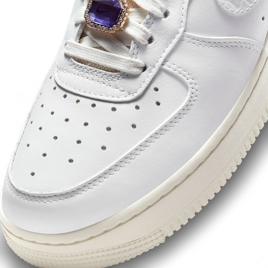 NIKE AIR FORCE 1 LOW PREMIUM DN5463-100 White