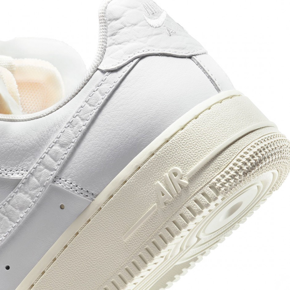 NIKE AIR FORCE 1 LOW PREMIUM DN5463-100 White