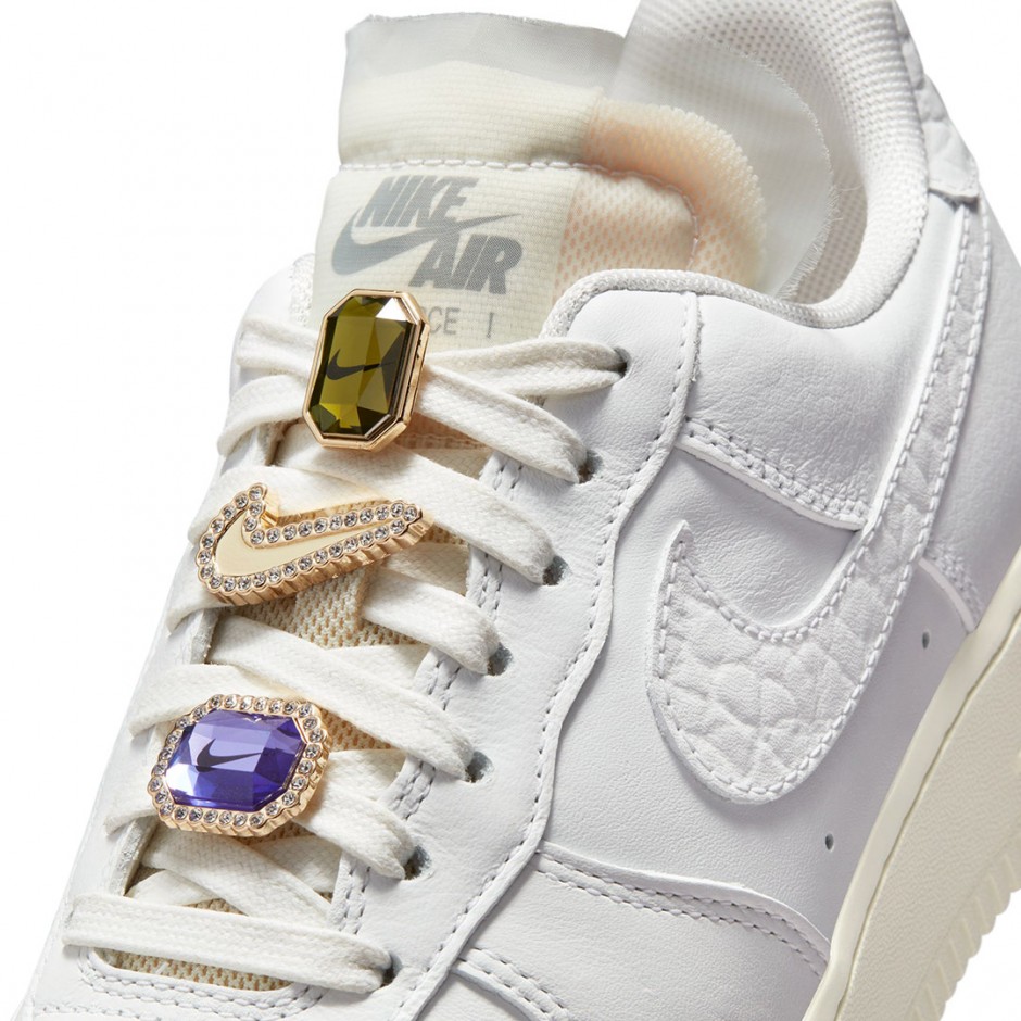 NIKE AIR FORCE 1 LOW PREMIUM DN5463-100 White