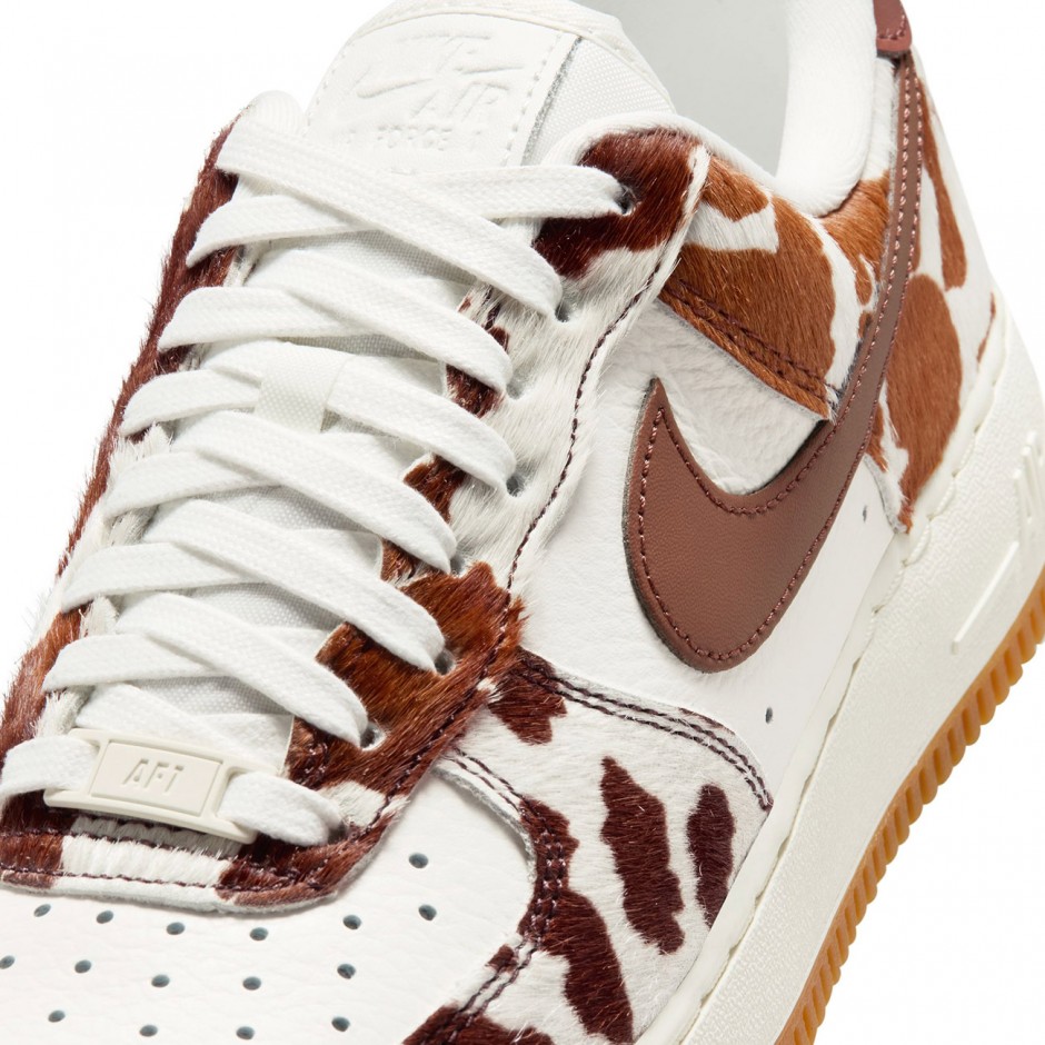 Women's Sneakers Ecru - Nike Air Force 1 '07