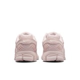 NIKE ZOOM VOMERO 5 HQ0458-600 Pink Image 2