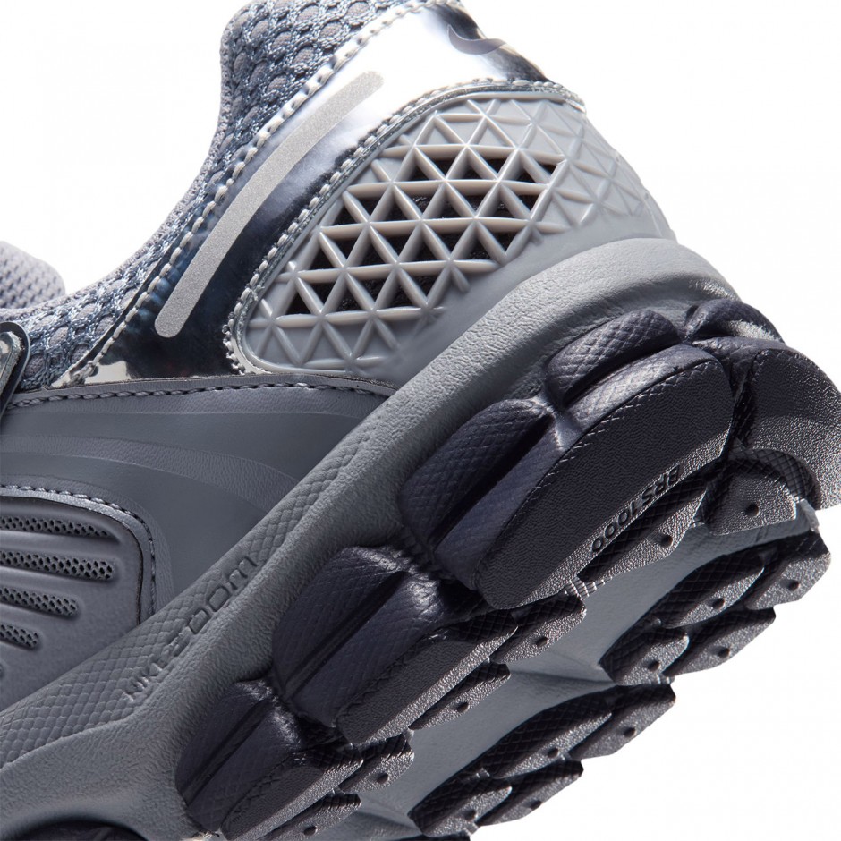 NIKE ZOOM VOMERO 5 IV4311-003 Γκρί