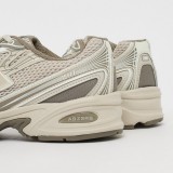 Women's Sneakers Beige - New Balance 740 Image 3