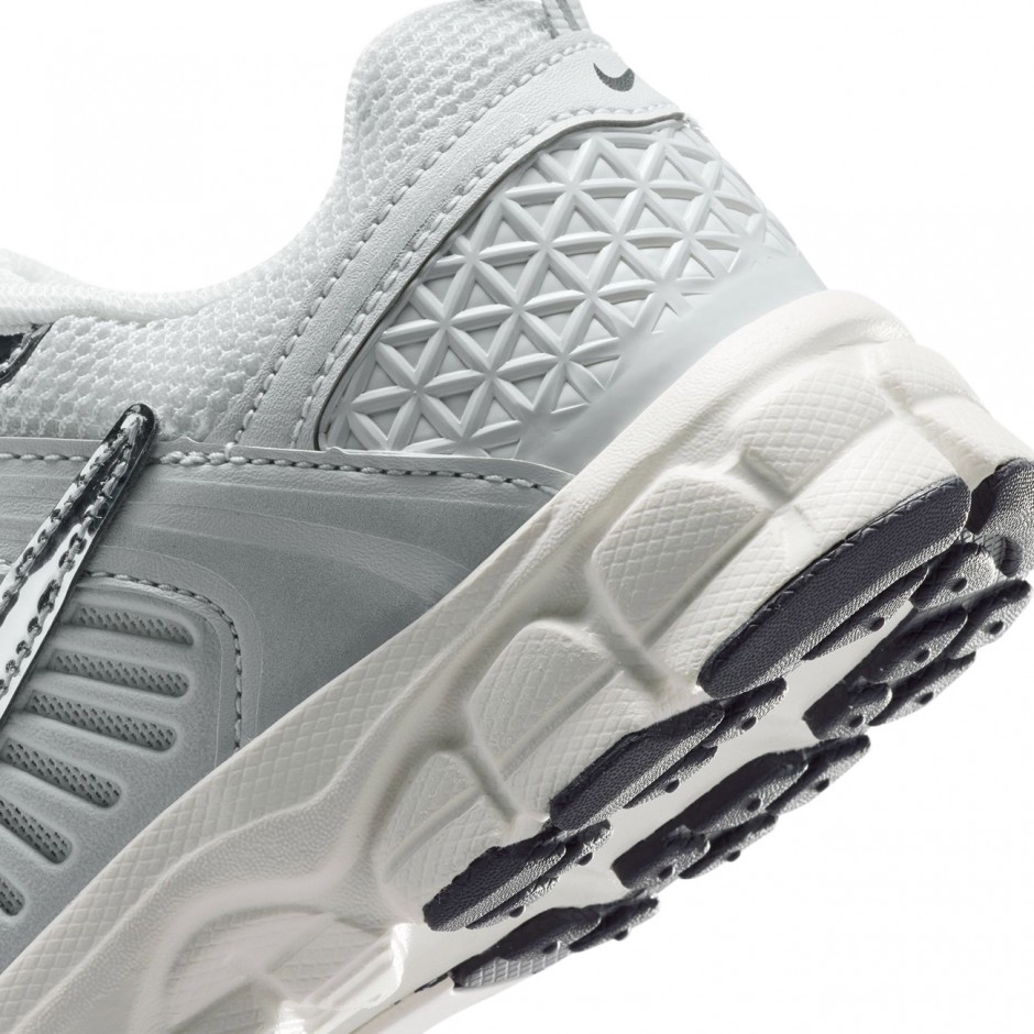 Kids' Sneakers Grey - Nike Vomero 5