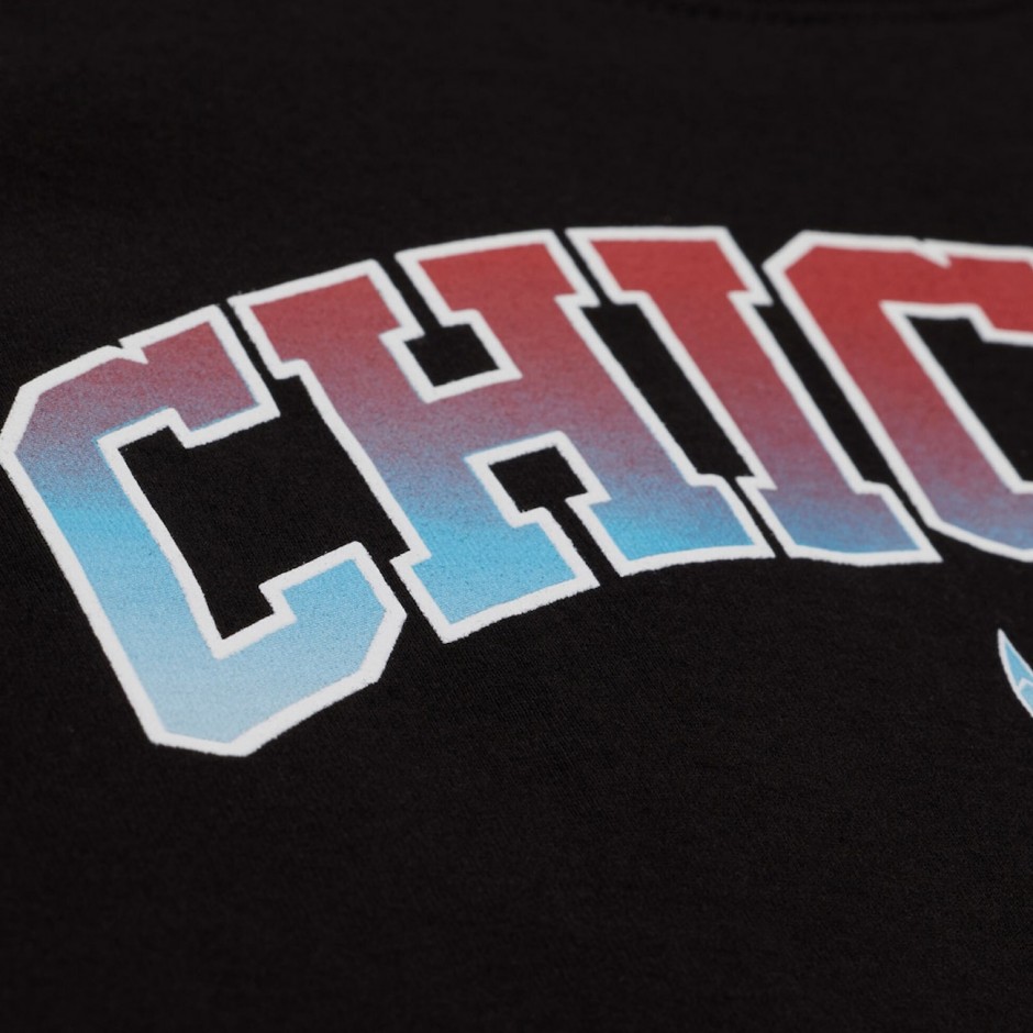 Men's NBA T-Shirt Black - Mitchell & Ness Chicago Bulls Quiet Blaze Arch