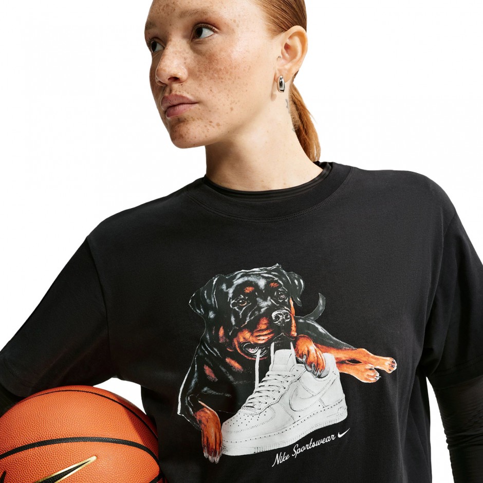 Women's T-Shirt Black - Nike Sportswear Classic
