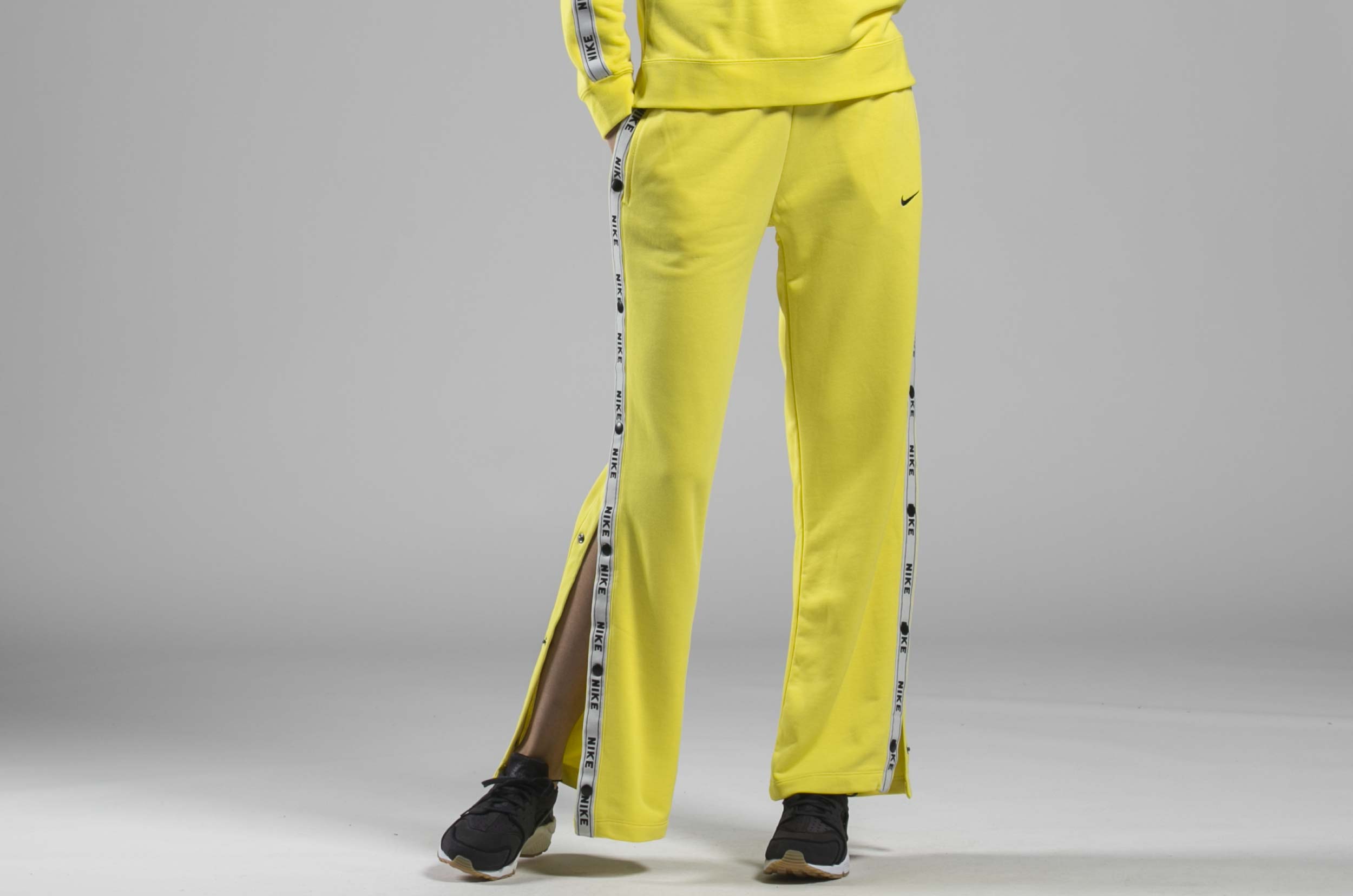nike w nsw pant logo tape popper